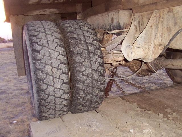 DRW - does the proximity to the springs indicate a cab-n-chassis 14-bolt?