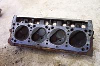 Passenger cylinder head