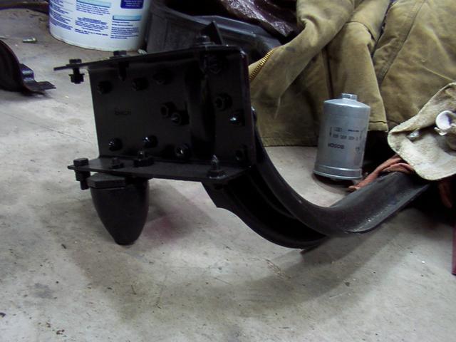 74/75 4x4 front engine mount